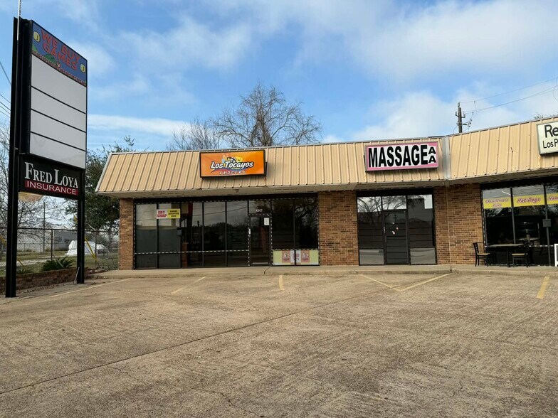 More Photos Of 4307 Red Bluff Rd, Pasadena Unknown For Lease