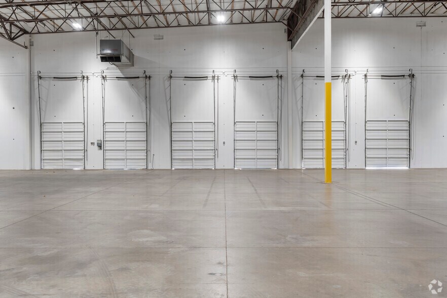 More Photos Of 4643 Aircenter Cir, Reno Manufacturing For Lease