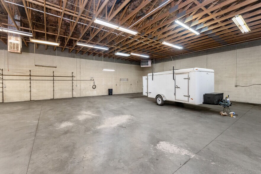 More Photos Of 8534 E Valley Rd, Prescott Valley Warehouse For Lease