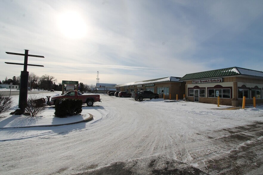 More Photos Of 1220 Janesville Ave, Fort Atkinson Storefront For Sale