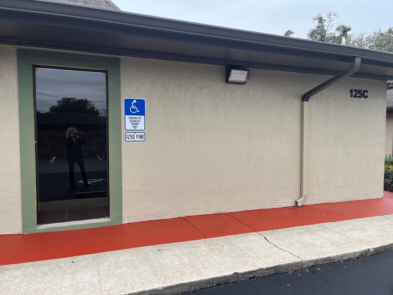 More Photos Of 119 W Plymouth Ave, Deland Unknown For Lease