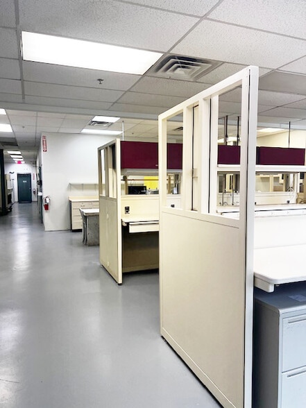 More Photos Of 1300 First State Blvd, Stanton Light Distribution For Lease