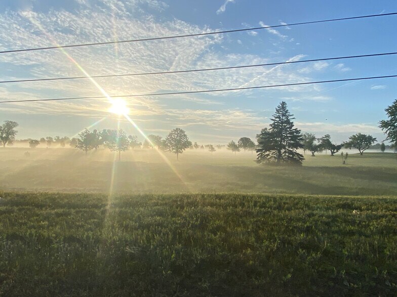 More Photos Of 4515 N River Blvd, Cedar Rapids Unknown For Lease