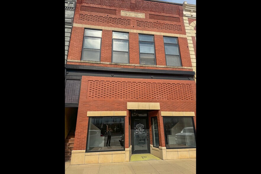 More Photos Of 108 S Santa Fe Ave, Salina General Retail For Lease