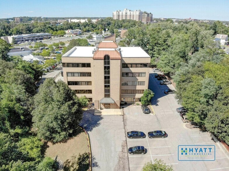 Primary Photo Of 147 Old Solomons Island Rd, Annapolis Medical For Sale