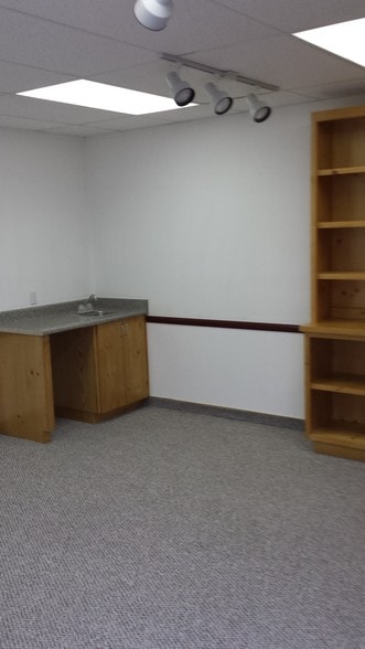 More Photos Of 2360 E Calvada Blvd, Pahrump Medical For Sale