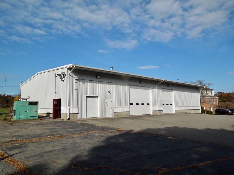 Primary Photo Of 62 Industrial Park Rd, Plymouth Warehouse For Lease