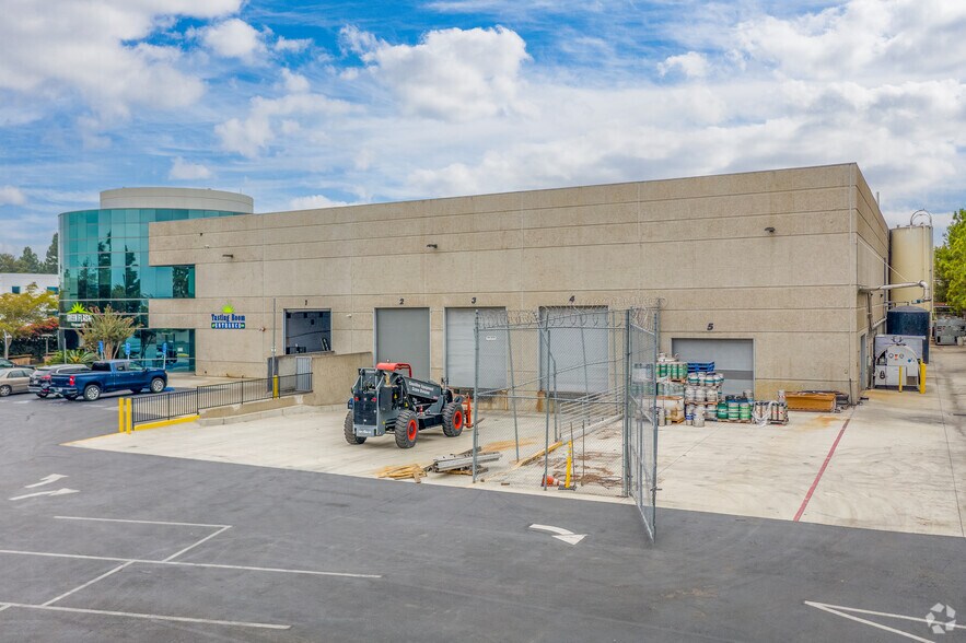 More Photos Of 6550 Mira Mesa Blvd, San Diego Manufacturing For Lease