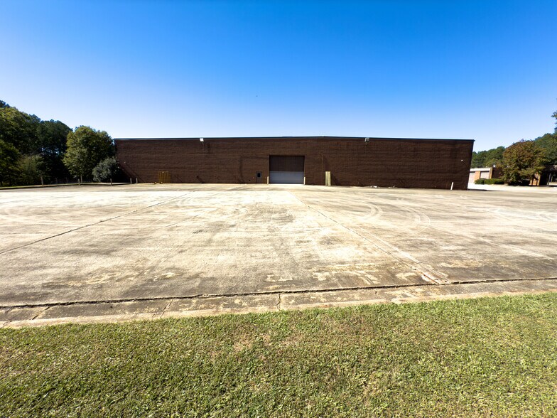 More Photos Of 2400 Mellon Ct, Decatur Distribution For Lease