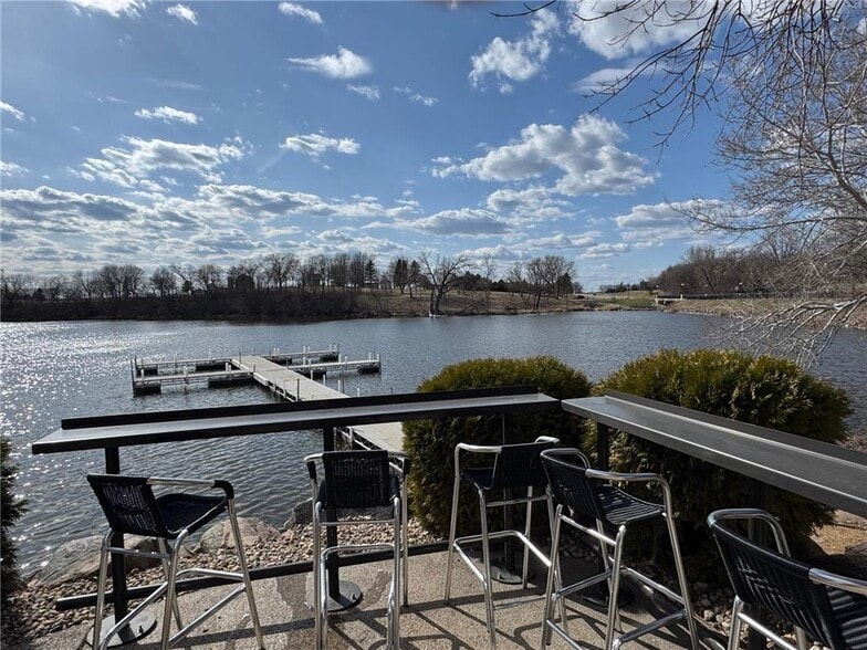 More Photos Of 501 Lake Ave, Fairmont Restaurant For Sale