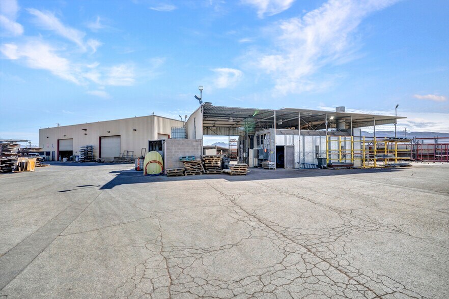 More Photos Of 1425 Athol Ave, Henderson Manufacturing For Sale