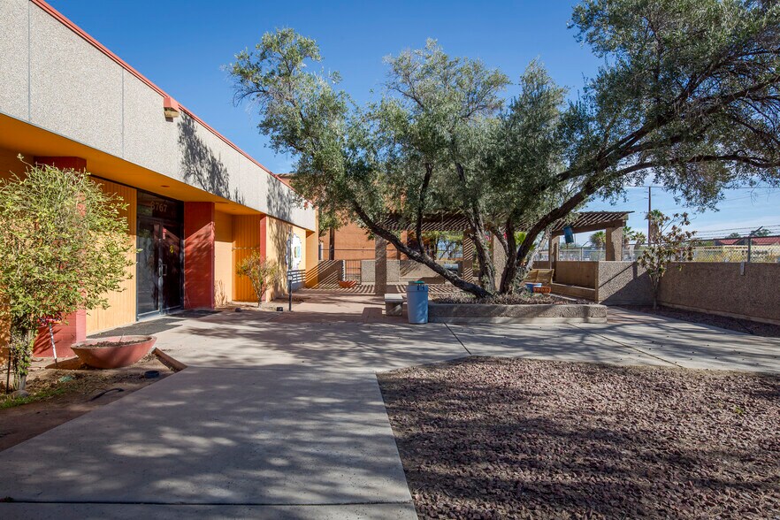 More Photos Of 3767 E Grant Rd, Tucson Office For Sale