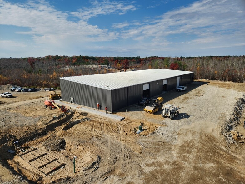 More Photos Of 185B S Main St, Newton Unknown For Lease