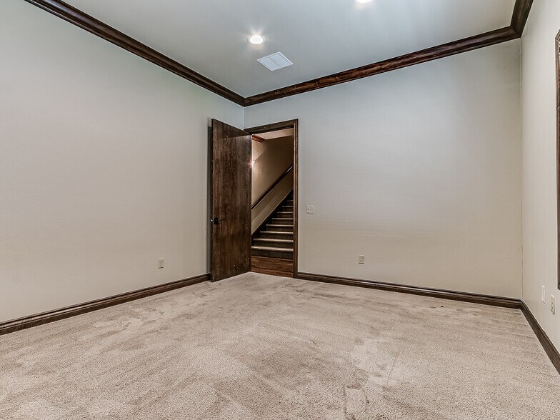 More Photos Of 2929 NW 156th St, Oklahoma City Office For Lease