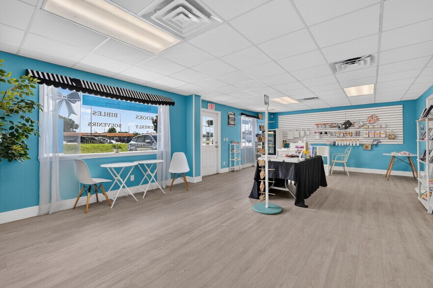 More Photos Of 3207-3229 13th St, Saint Cloud General Retail For Sale