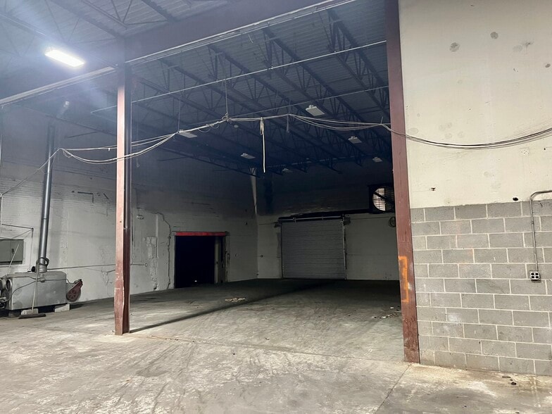 More Photos Of 525 Ella T Grasso Blvd, New Haven Manufacturing For Lease