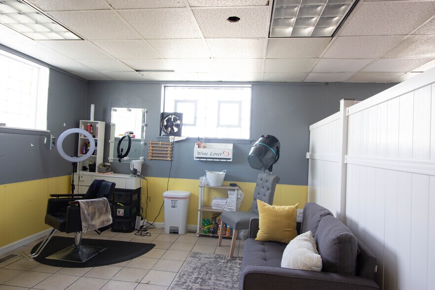 More Photos Of 23750 Gratiot Ave, Eastpointe Office Residential For Sale