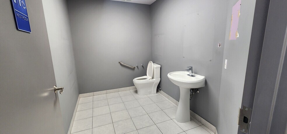 More Photos Of 2825-2885 Lauzon Pky, Windsor General Retail For Lease
