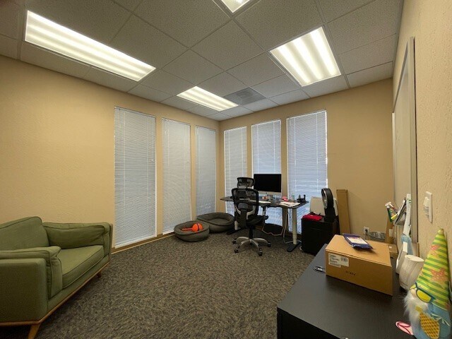 More Photos Of 91 Cernon St, Vacaville Office For Lease
