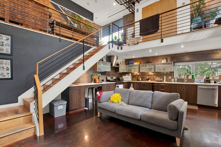 More Photos Of 1250 31st St, Denver Office For Sale