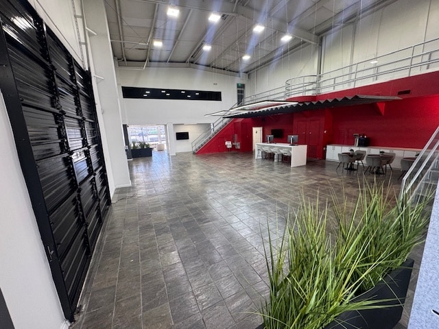 More Photos Of 5712 Southwest Fwy, Houston Auto Dealership For Lease