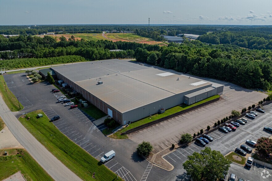 More Photos Of 35 Weathers St, Youngsville Manufacturing For Lease