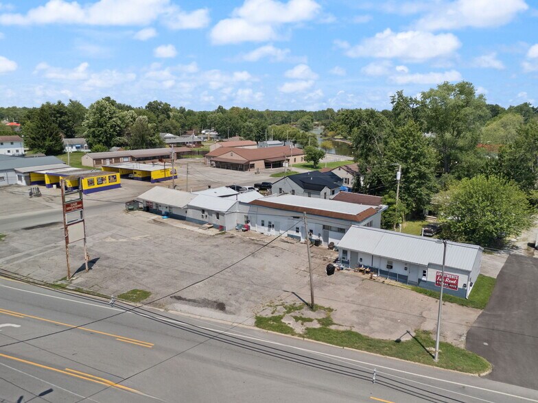 More Photos Of 513-525 N Gardner St, Scottsburg Storefront For Sale
