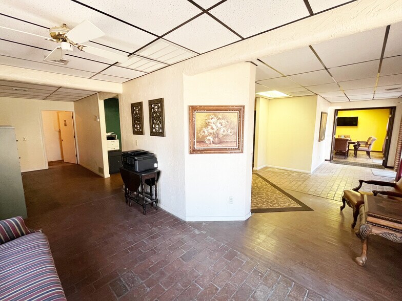 More Photos Of 127 S Broad St, Guthrie Office For Sale