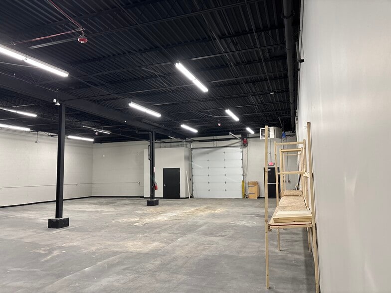 More Photos Of 10 Mt Read Blvd, Rochester Light Distribution For Lease