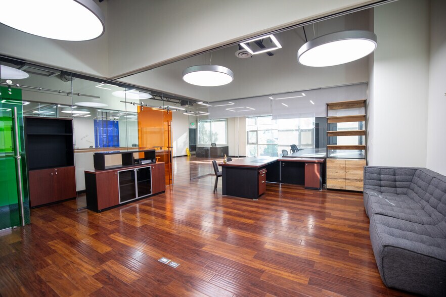 More Photos Of 15131 Woodlawn Ave, Tustin Research And Development For Lease