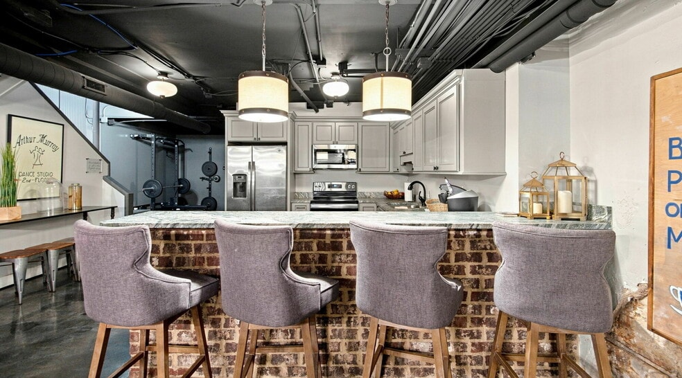 More Photos Of 304 S Gay St, Knoxville Office Residential For Sale