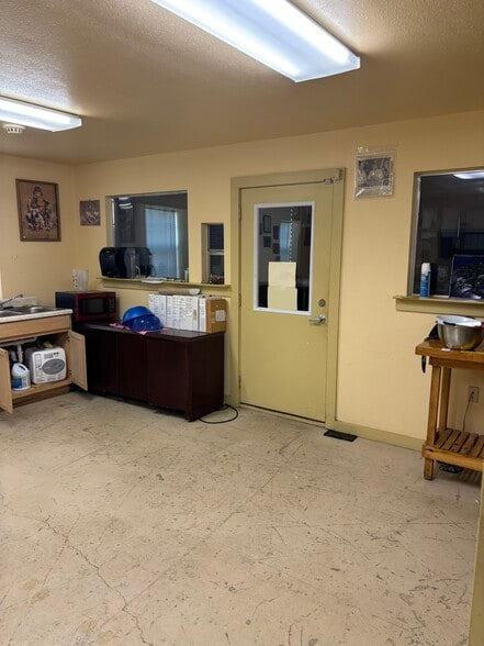 More Photos Of 5440 TX-123 Bypass South, Seguin Industrial For Sale