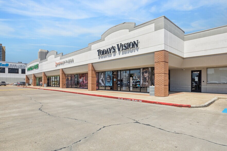 More Photos Of 1424 W Gray St, Houston General Retail For Lease