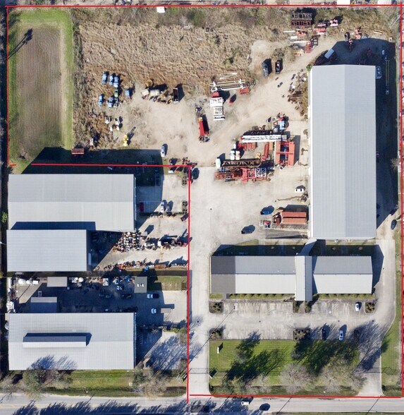 More Photos Of 6935 Brittmoore Rd, Houston Warehouse For Lease