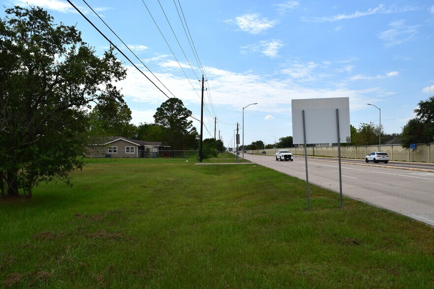 More Photos Of Bailey & McLean Rd., Pearland Land For Sale
