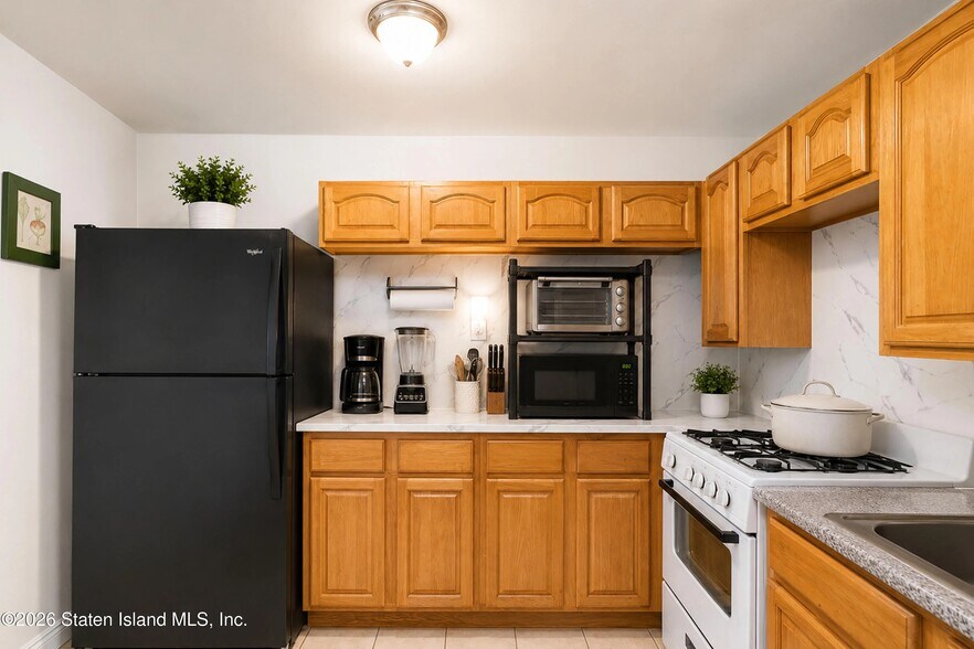 More Photos Of 2854 Kingsbridge Ter, Bronx Multifamily For Sale