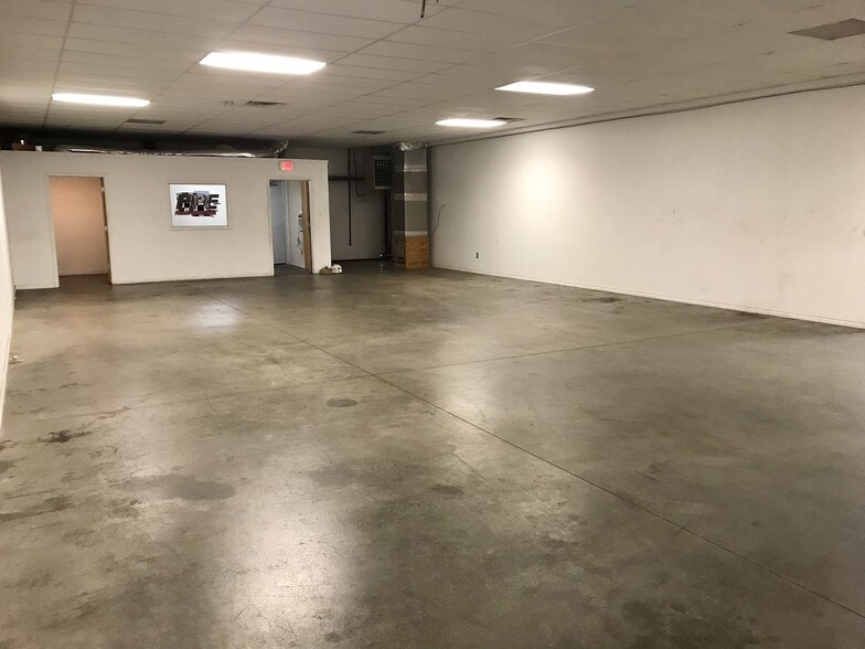 More Photos Of 1720 Nelson, Amarillo Warehouse For Lease