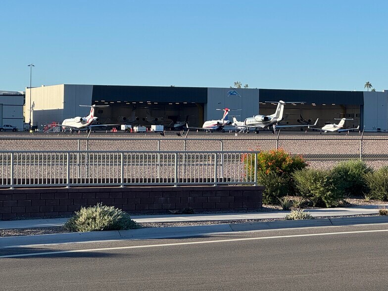 More Photos Of 7655 E Evans Rd, Scottsdale Warehouse For Lease