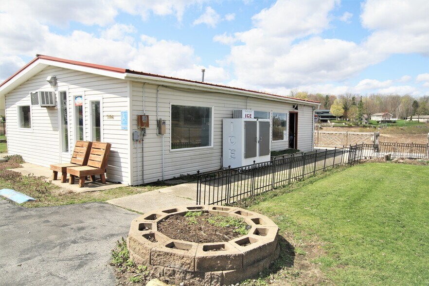 More Photos Of 5106 S Dundas Rd, Beaverton Trailer Camper Park For Sale