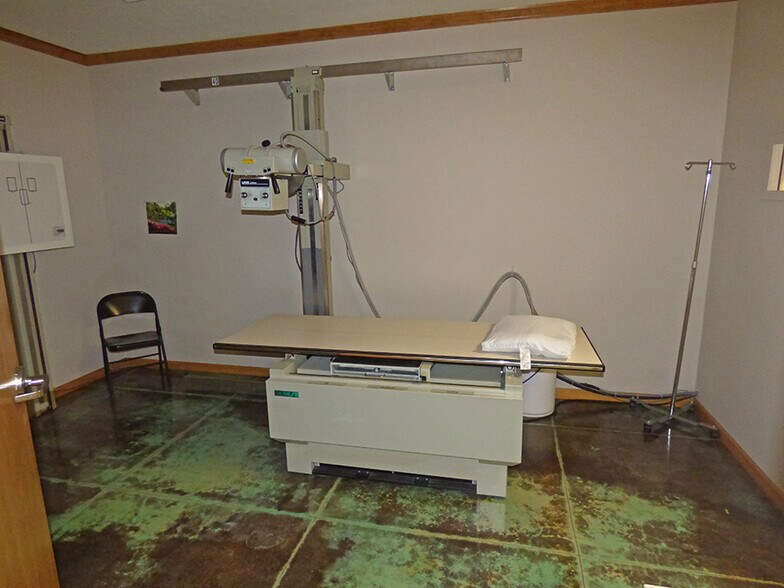 More Photos Of 308 US-62 Hwy, Ash Flat Medical For Sale