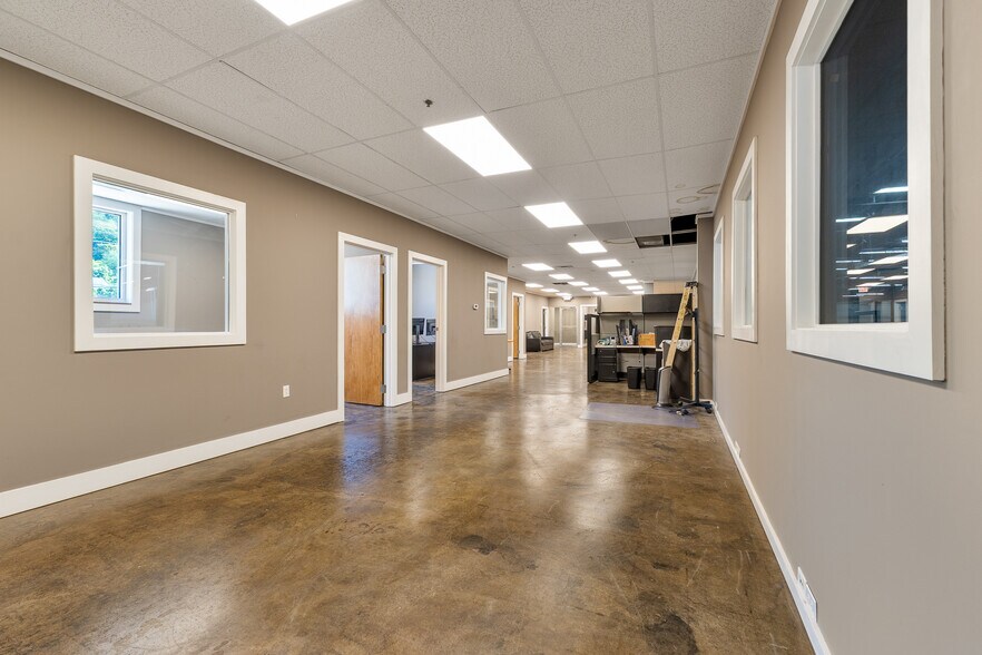 More Photos Of 1545 Hansford St, Charleston Light Distribution For Sale