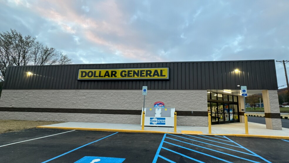 Primary Photo Of 1122 Raystown Rd, Everett General Retail For Sale