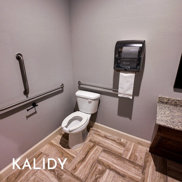 More Photos Of 2220 NW 164th St, Edmond Office For Sale