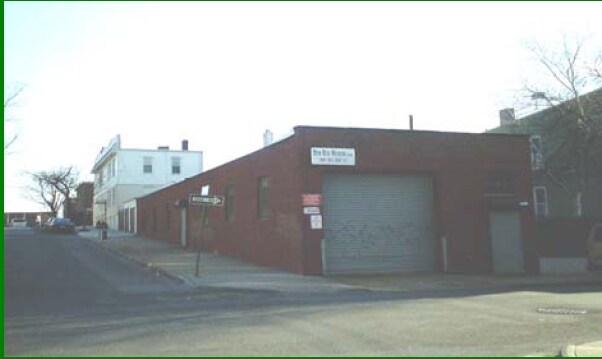 Primary Photo Of 5630 60th St, Maspeth Warehouse For Lease