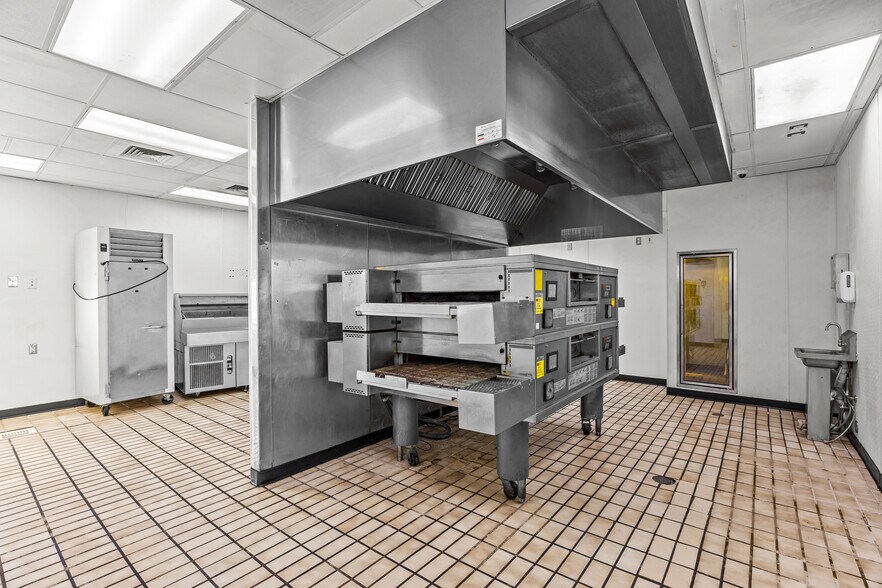 More Photos Of 1041 Highway 6 And 50, Fruita Fast Food For Sale