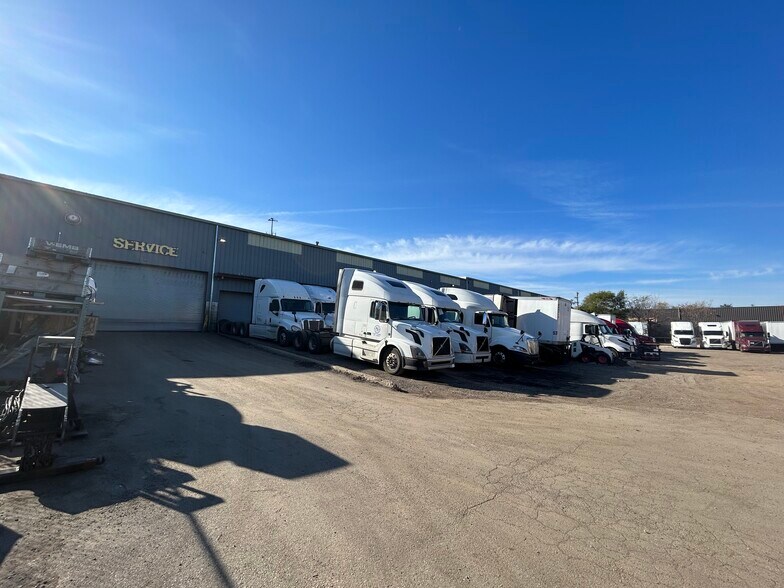 More Photos Of 1000 N Villa Ave, Villa Park Manufacturing For Sale