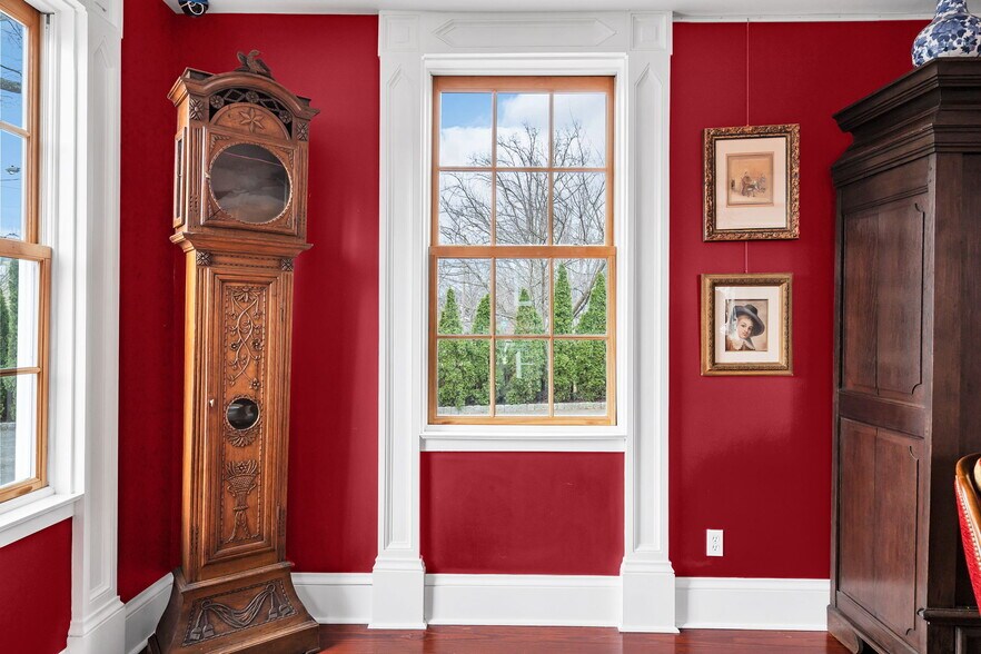 More Photos Of 137 Stockton St, Hightstown Flex For Sale