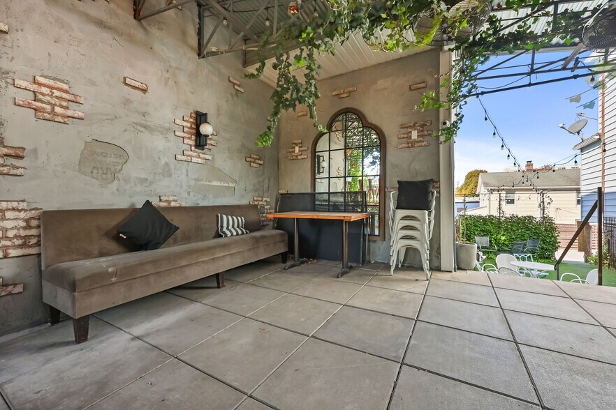 More Photos Of 10 N Water St, Greenwich Storefront Retail Residential For Lease