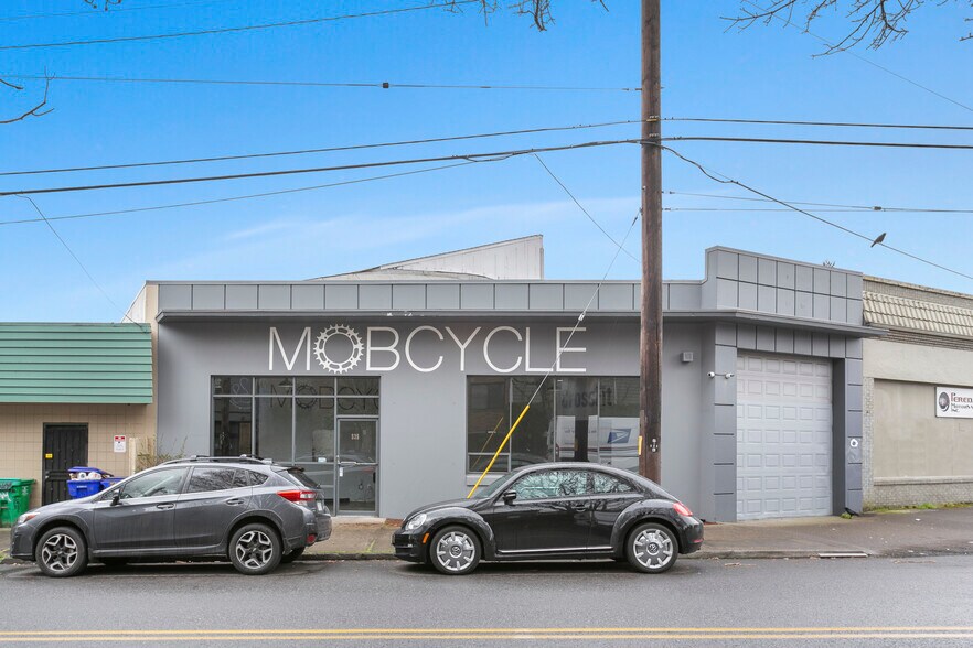 More Photos Of 535 NE 28th Ave, Portland Showroom For Lease
