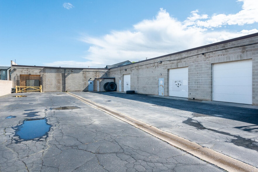 More Photos Of 2900-2912 S West Temple, Salt Lake City Light Manufacturing For Lease